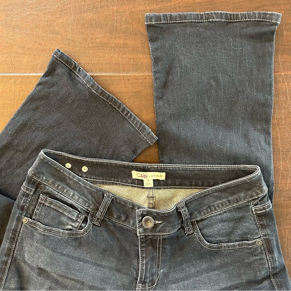 Cabi Sz 4 Womens Cropped Bootcut Flare Jeans Mid Rise Dark Wash Stretch 515R - Picture 2 of 7